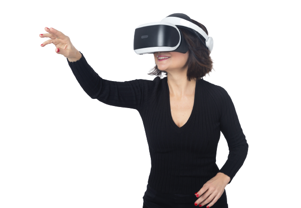 Beatriz Romanos with virtual reality glasses