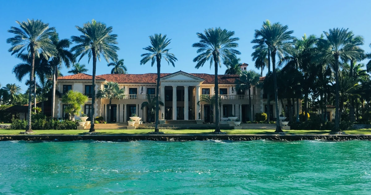 A beautiful Miami rental home near water