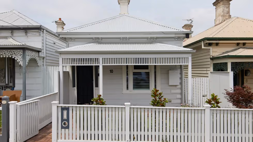 Front of a weatherboard home in Melbourne