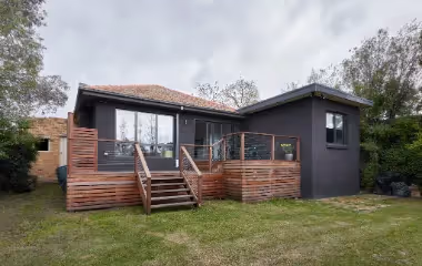 Alt Text: A stunning Ivanhoe home with a back-deck extension built by Supa Group.