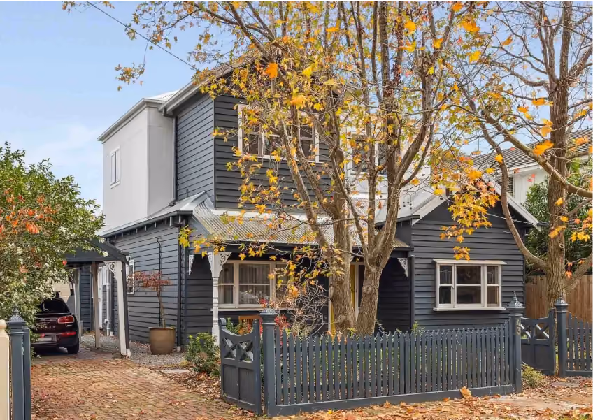 Heritage home with a contemporary second-storey extension in Melbourne