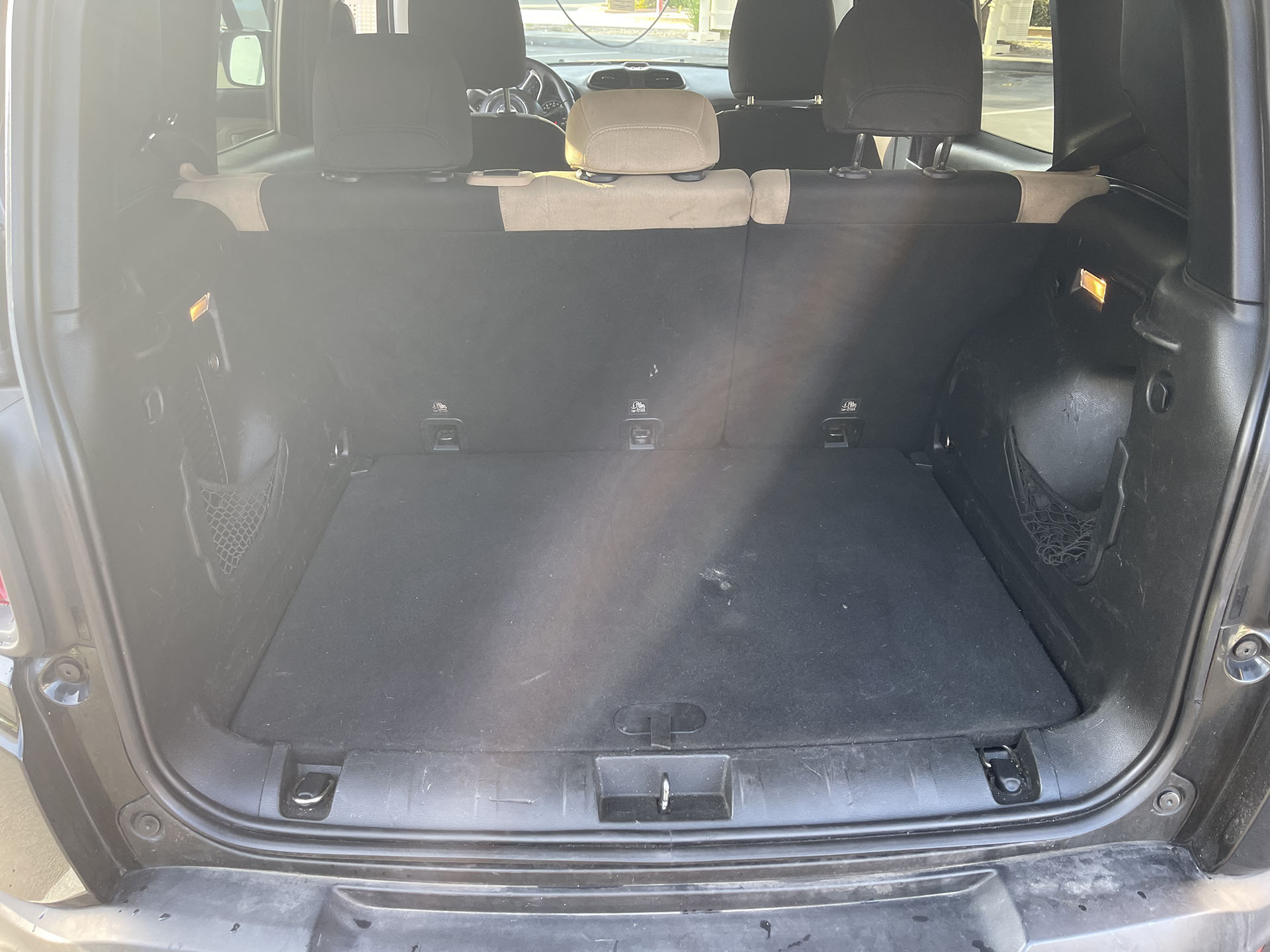 2016 Jeep Renegade Trunk