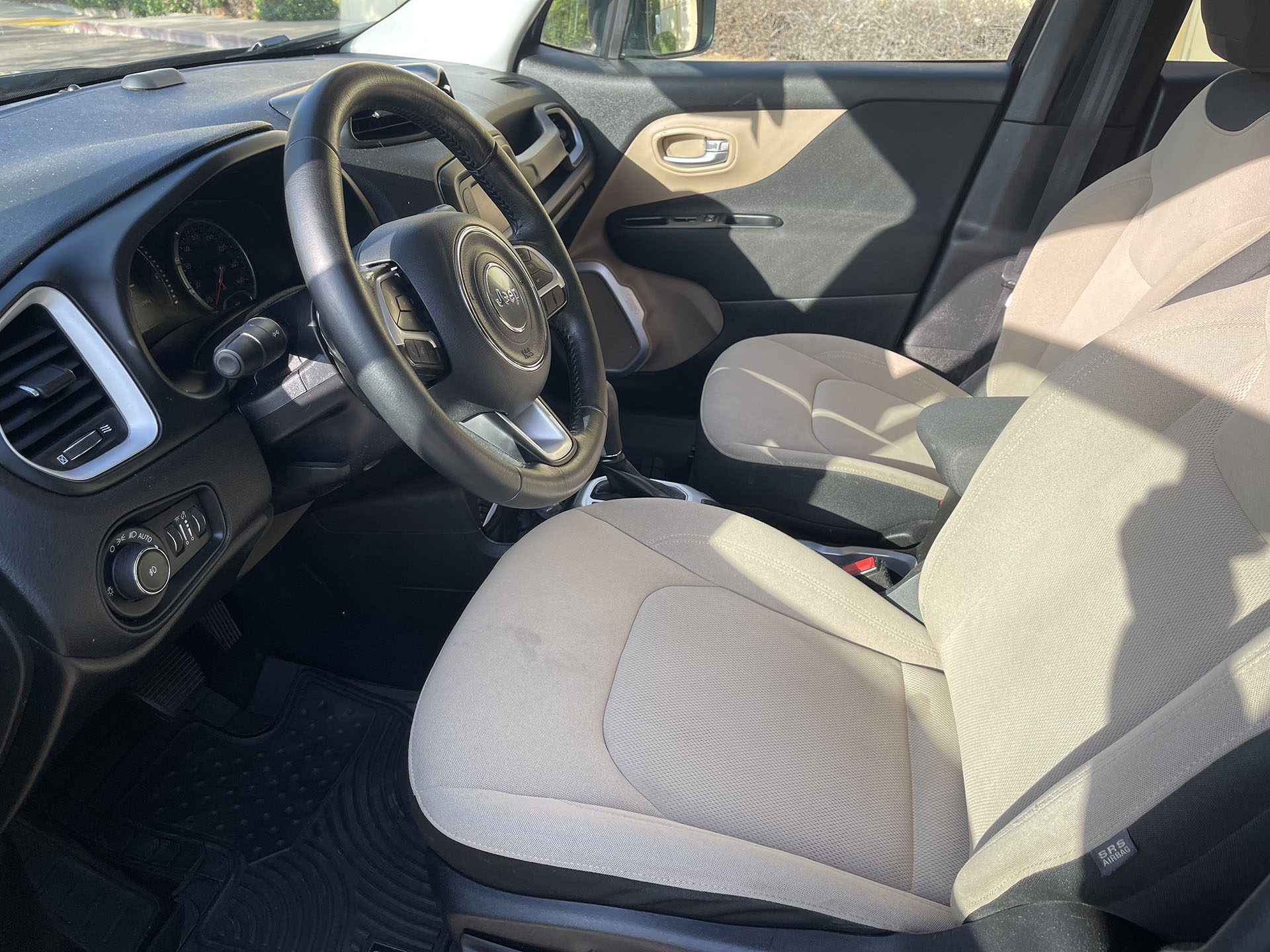 2016 Jeep Renegade Interior