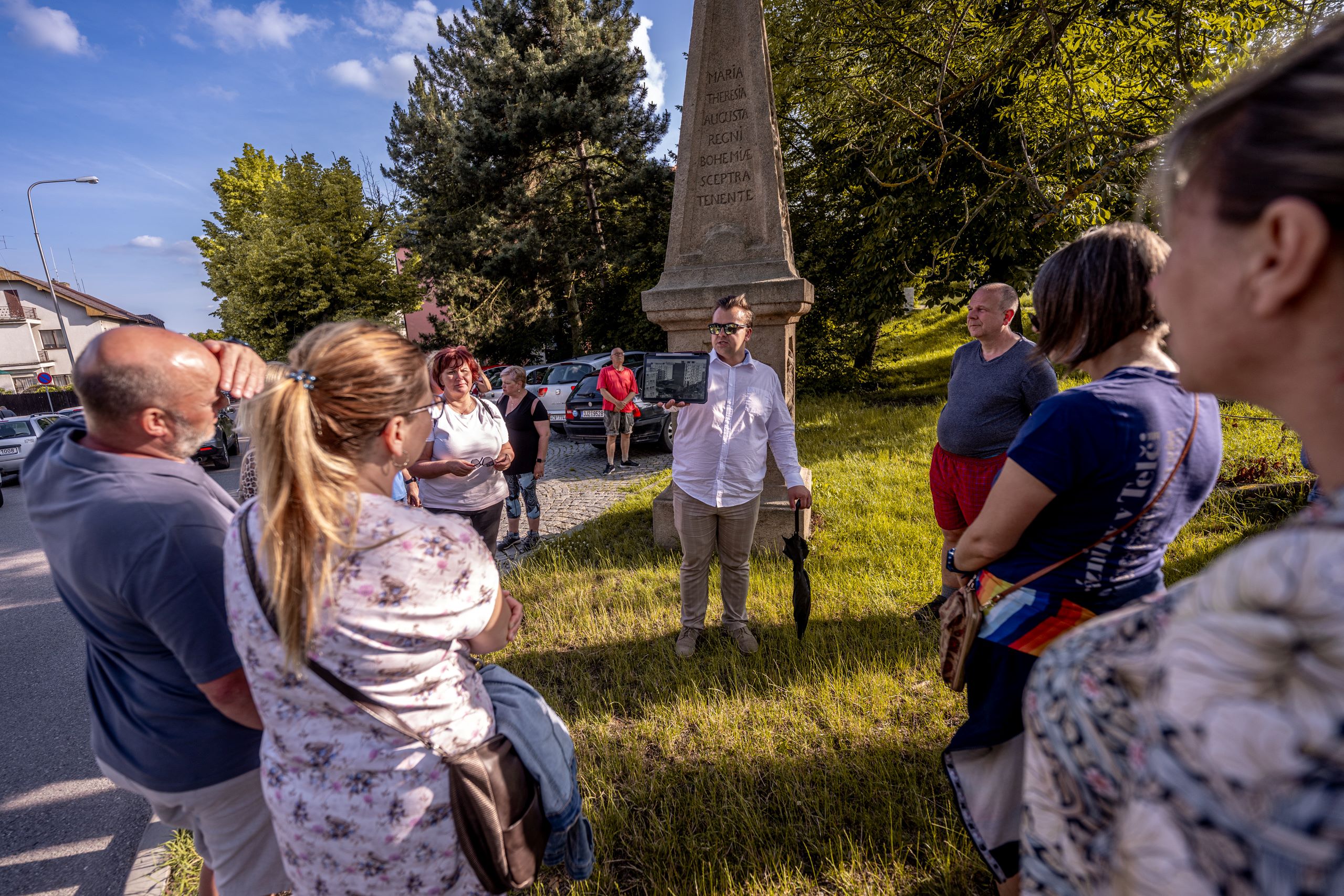Komentovaná procházka - Krajinou kamenů hraničních, za historií sídliště Bedřichov, až k památníku přísahy královské