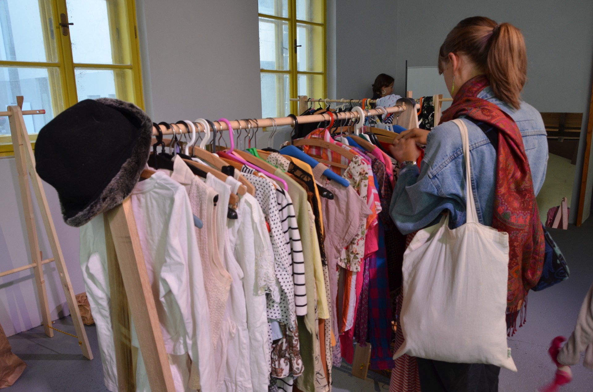 Vánoční SWAP oblečení a knih na VŠPJ