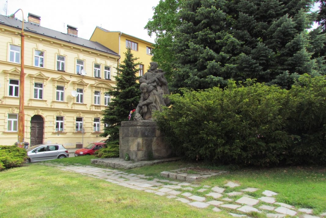 Přednáška - Historické proměny náměstí Svobody, příběhy čtyř různých soch