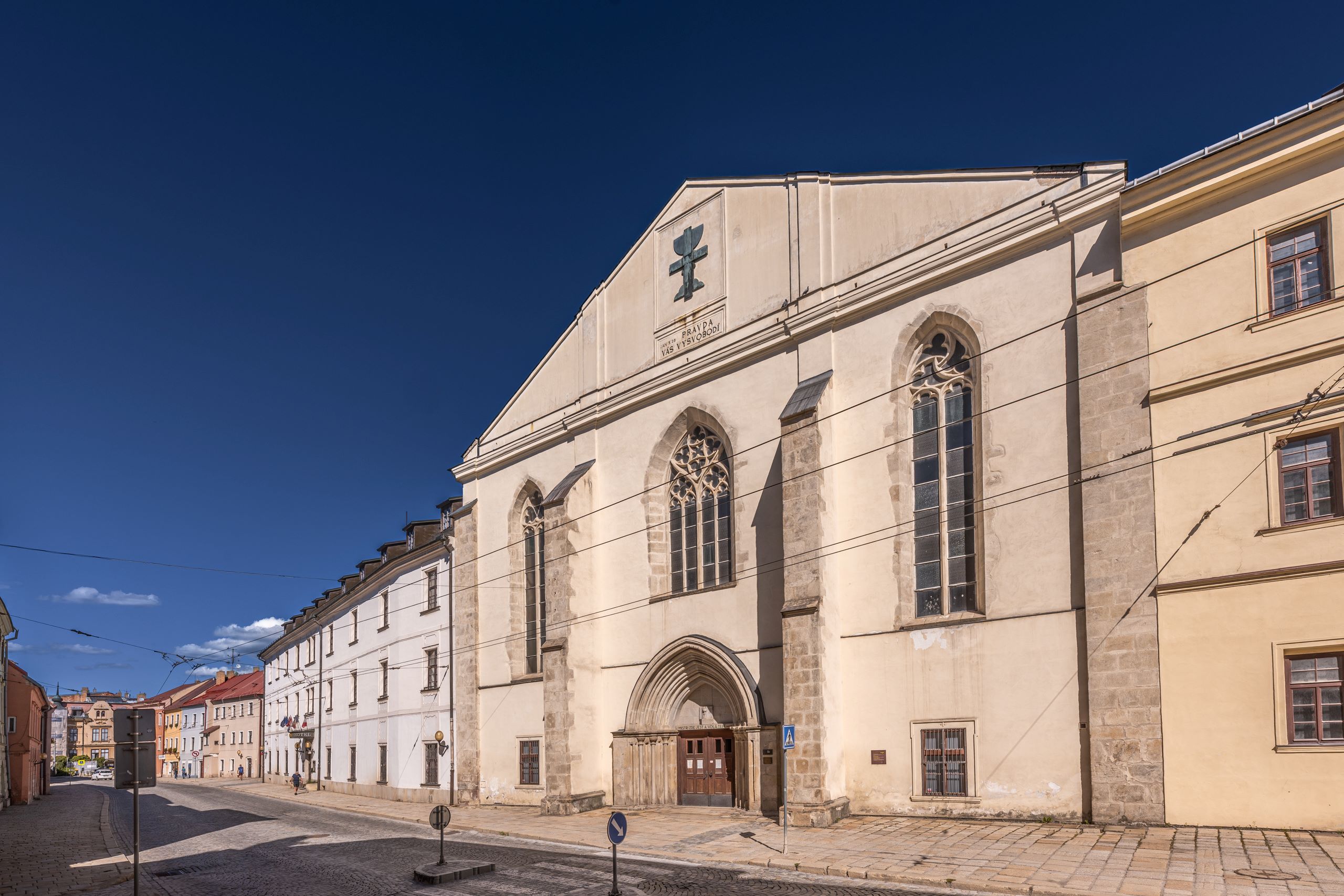 Historické centrum města s kostelem Povýšení svatého Kříže