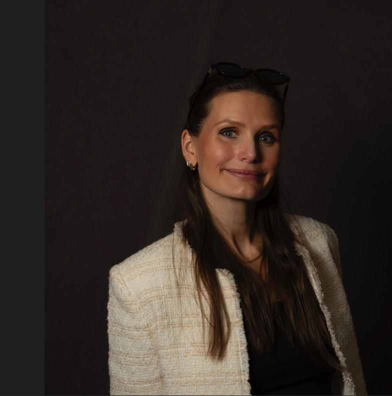 Martine Hudson-Davies Skaarer