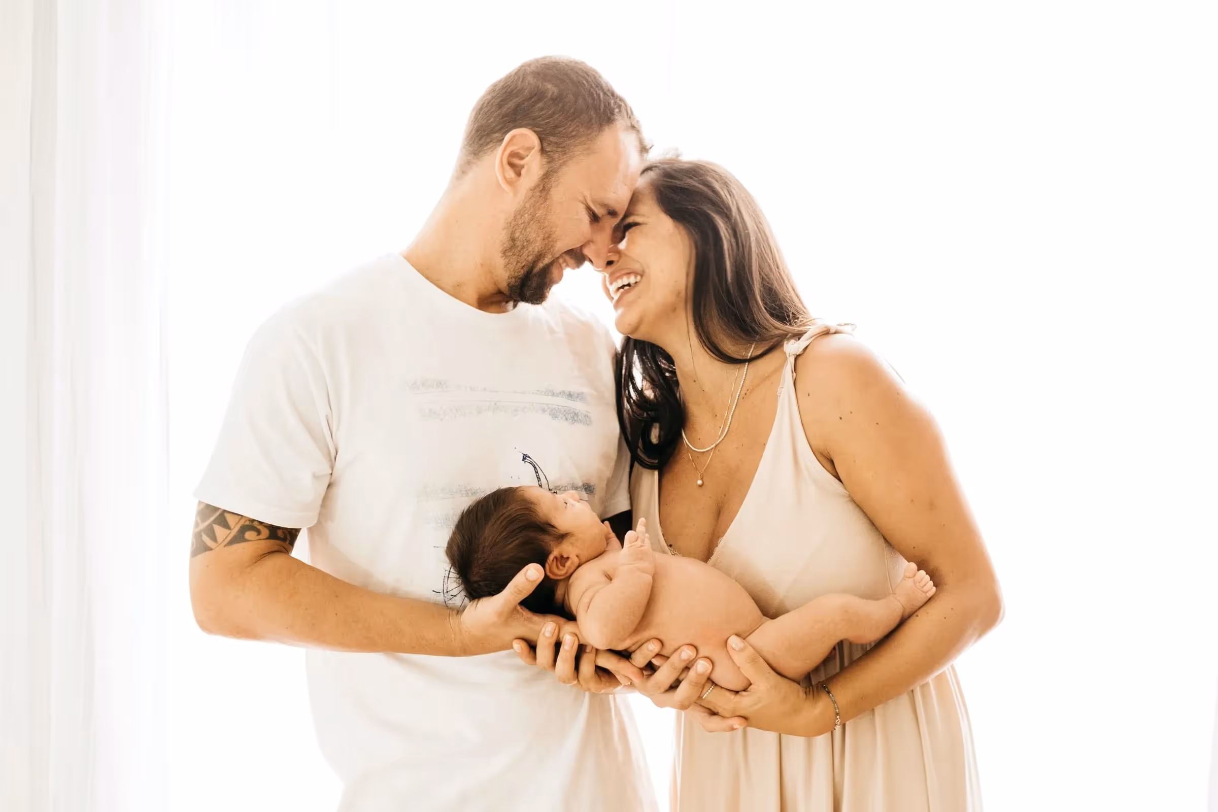 första tiden med sin bebis kan det vara bra att vara bägge föräldrar om möjligt|den första tiden med sin bebis är det viktigt den får tillräckligt med sömn|En mamma som är hemma med sin bebis den första tiden i bebisens liv