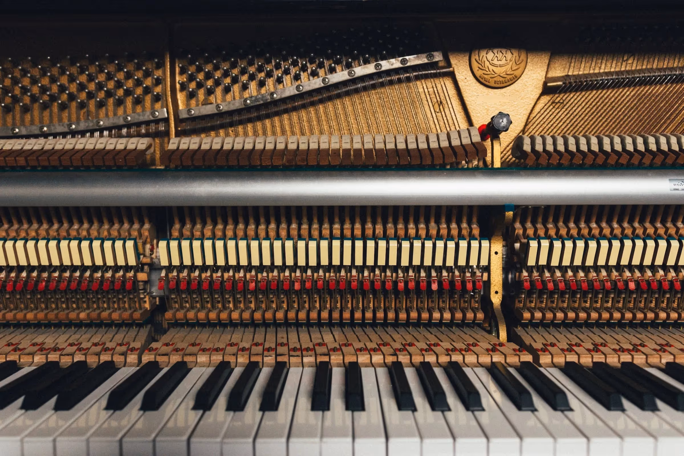 Innan man släpar in en gigantisk flygel i hemmet kan det vara bra att veta vad ett piano väger