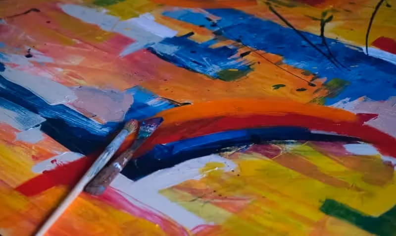 tableau colorés avec deux pinceaux