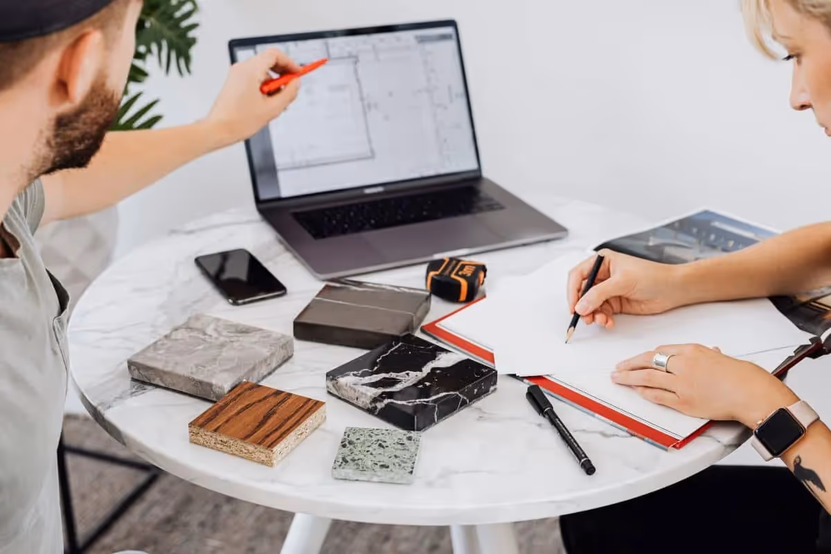 Des élèves dans un cours collectif