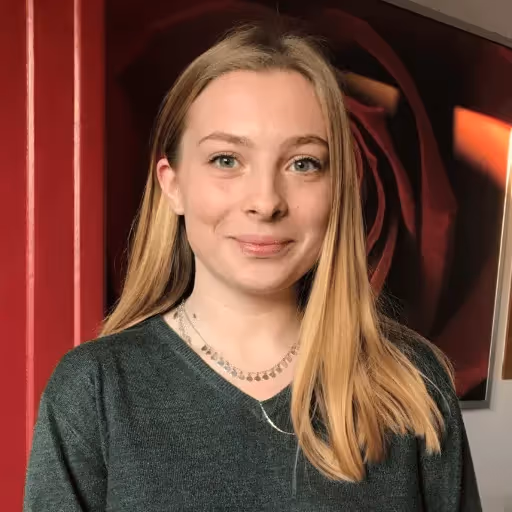 Des élèves dans un cours collectif