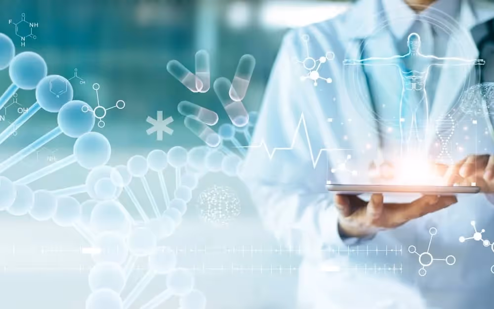 médecin touchant un dossier médical éléctronique sur un hologramme