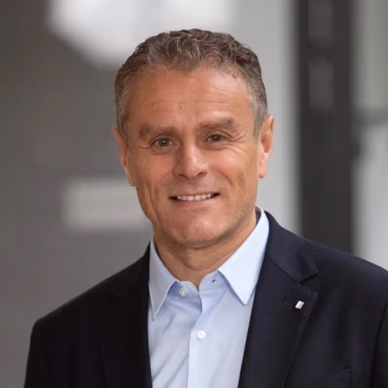 Des élèves dans un cours collectif