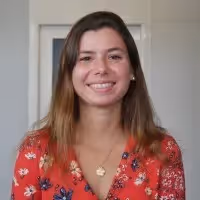 Des élèves dans un cours collectif