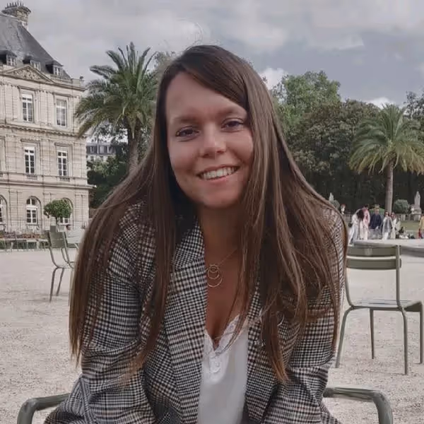 Des élèves dans un cours collectif