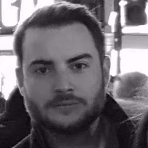 Des élèves dans un cours collectif