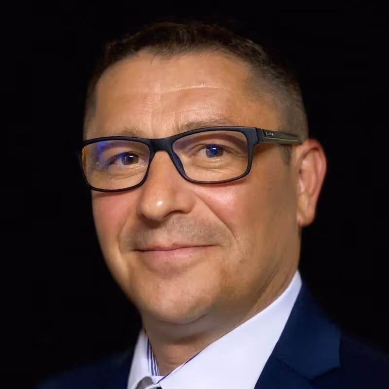 Des élèves dans un cours collectif