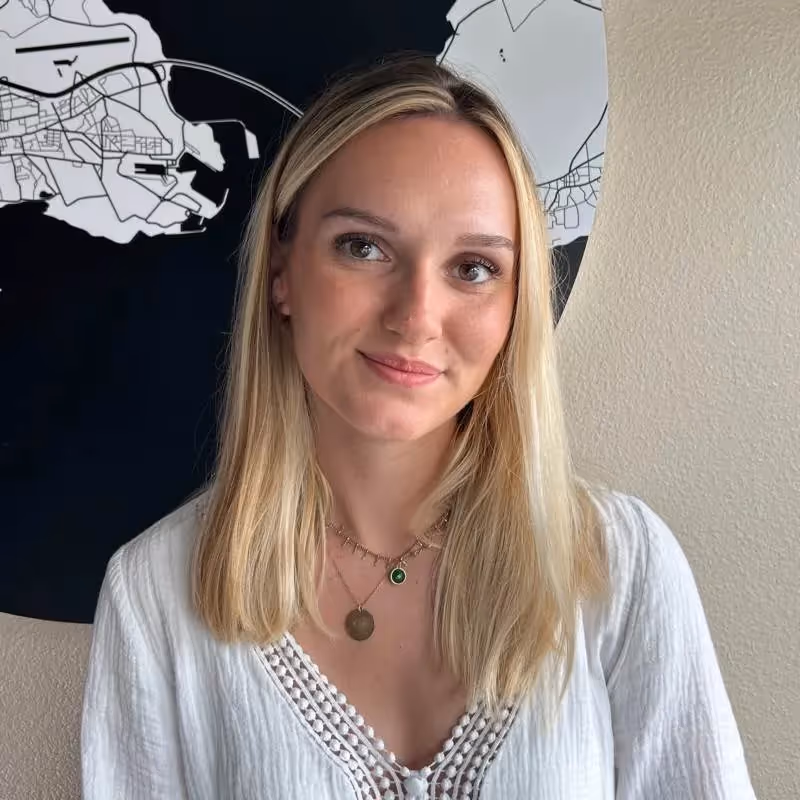 Des élèves dans un cours collectif