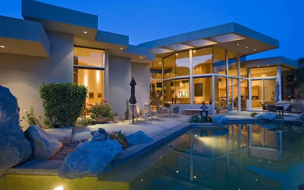 Maison luxueuse de nuit