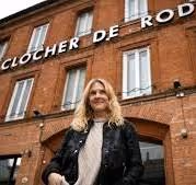 Des élèves dans un cours collectif