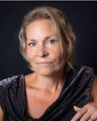 Des élèves dans un cours collectif