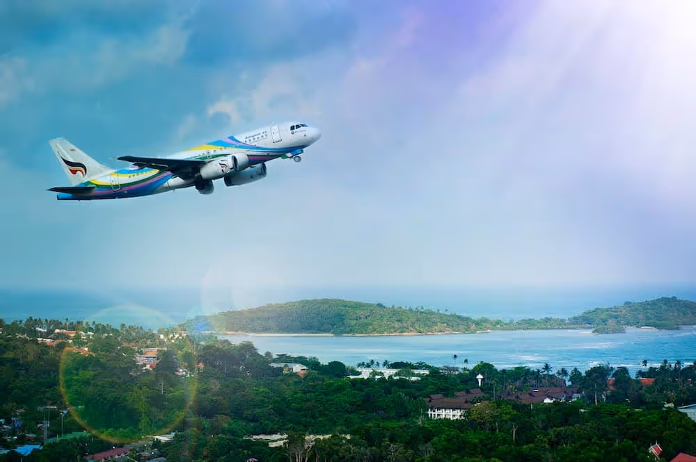 image d'un avion en plein décollage pour illustrer l'article vocabulaire professionnel du tourisme en anglais