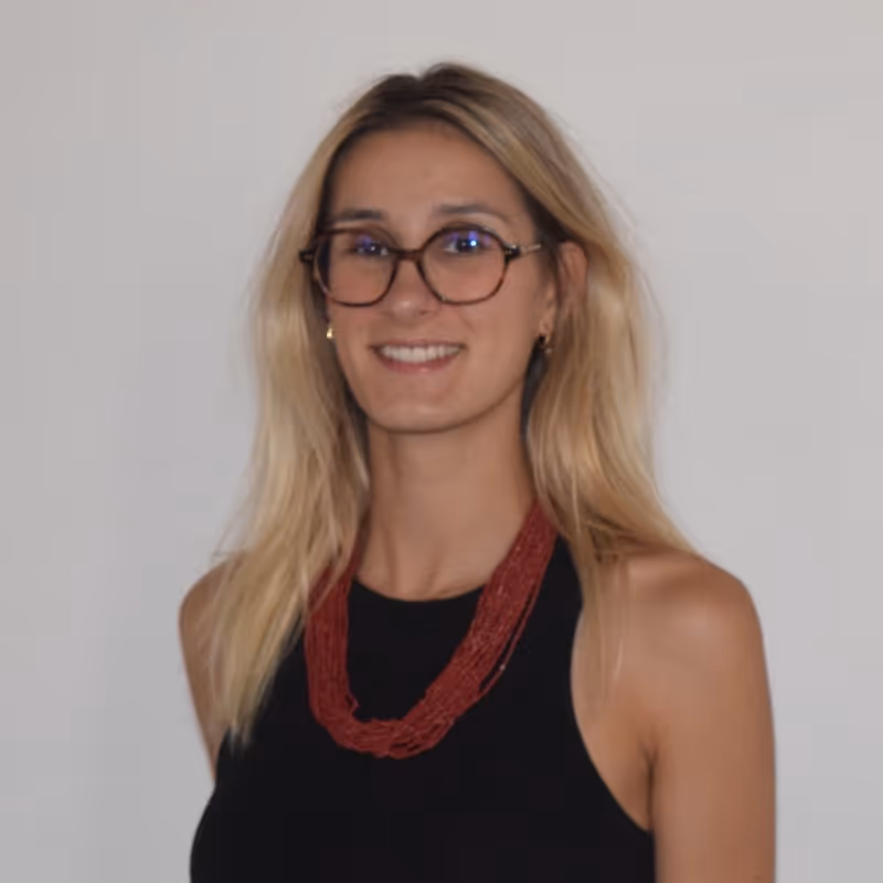 Des élèves dans un cours collectif