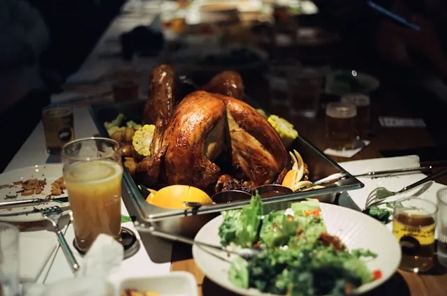 Thanksgiving dinner : vocabulaire et origines du traditionnel dîner américain 