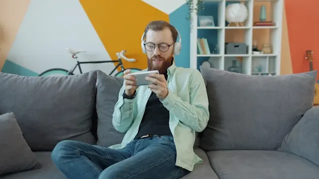 Maintenir son niveau de langue sans cours : conseils efficaces selon votre niveau