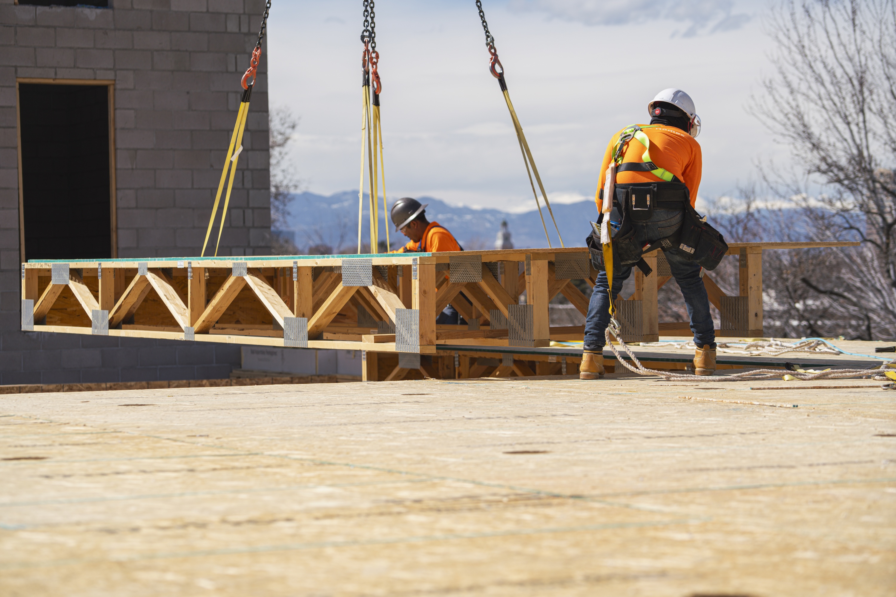 Framing crew on site