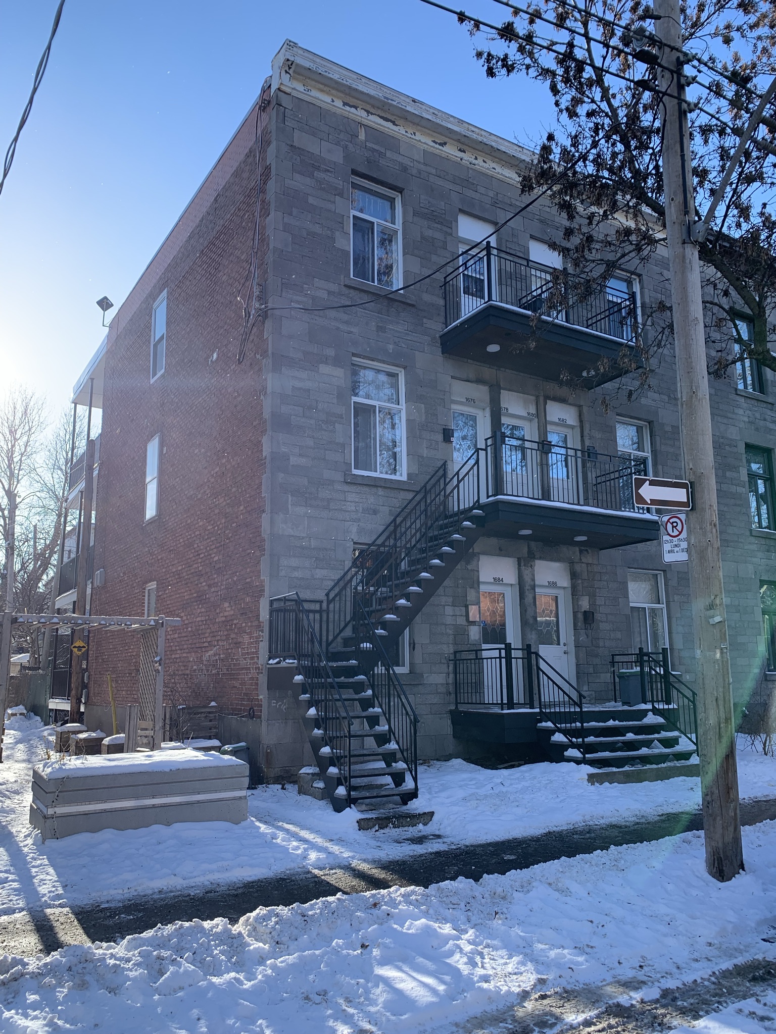 1676-1686 Sicard Montreal