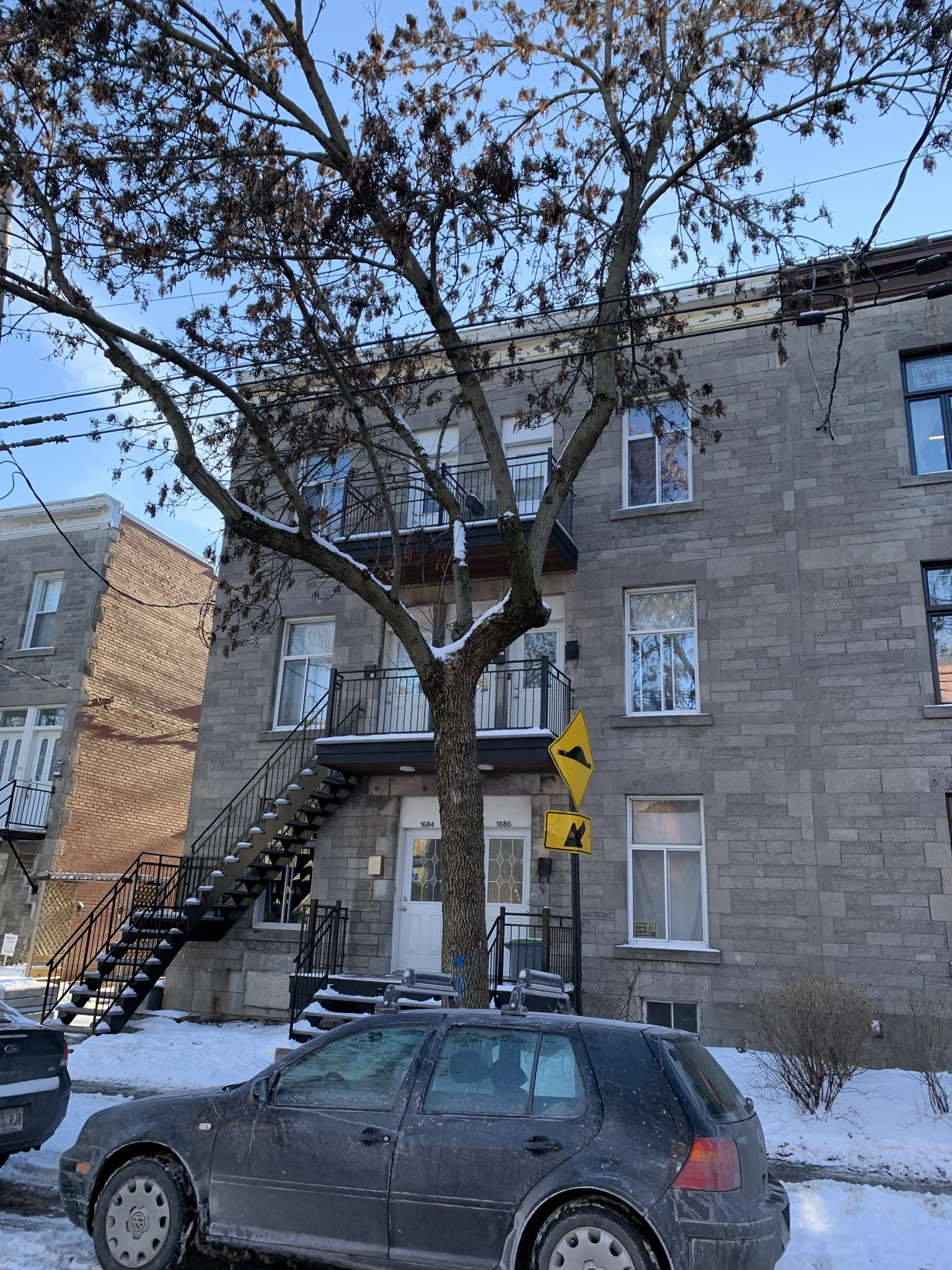 1676-1686 Sicard Montreal