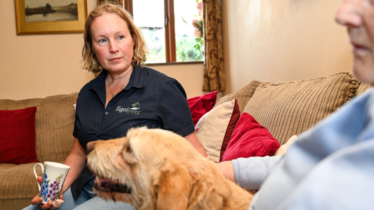 Contextualised Care at End of Life: Hospice, Euthanasia and Maintaining Client Trust