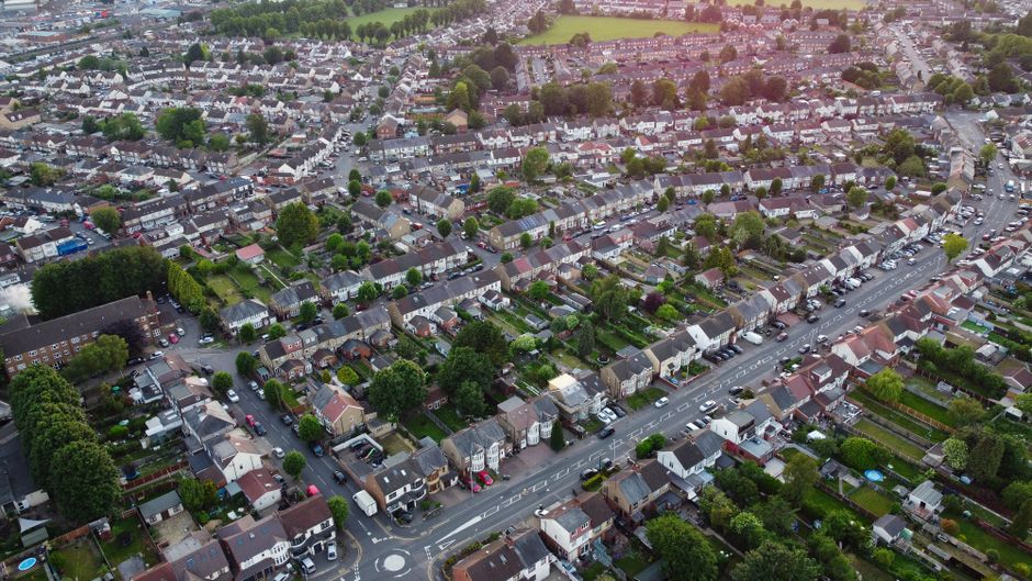 REalyse data shows UK buyers trading down in size and location as mortgage costs squeeze affordability, boosting demand for 2-3 bed homes in Northern cities.