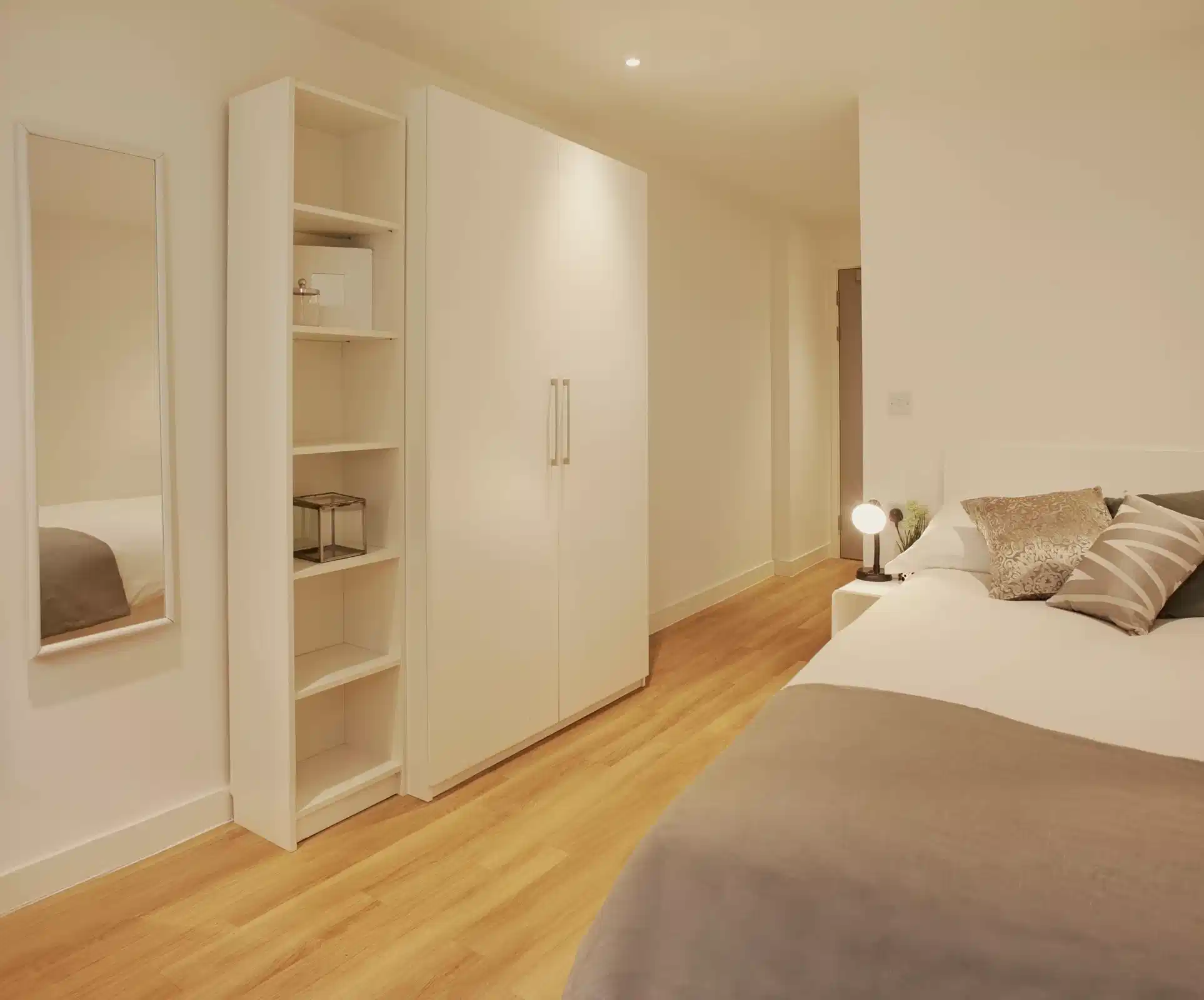 Silver Ensuite Upper - Bedroom
