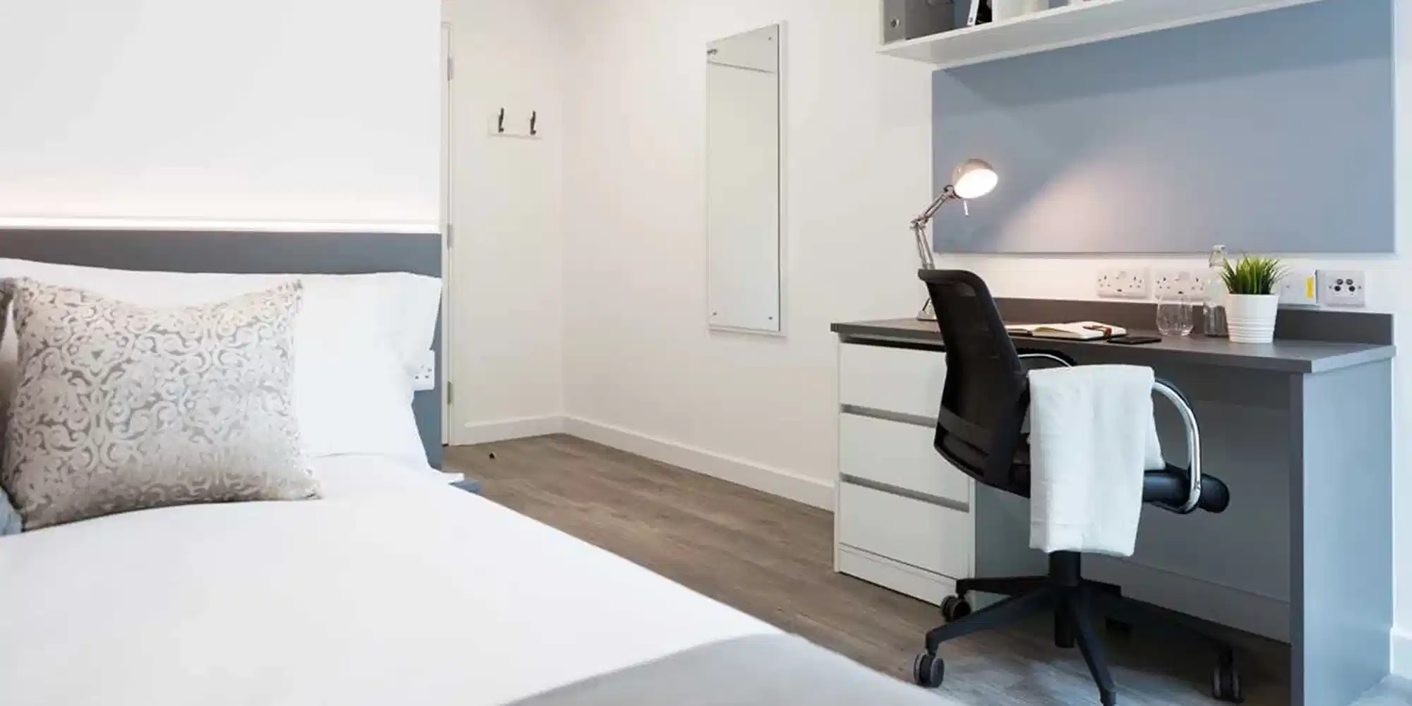 Silver Ensuite Premium Penthouse - Bedroom