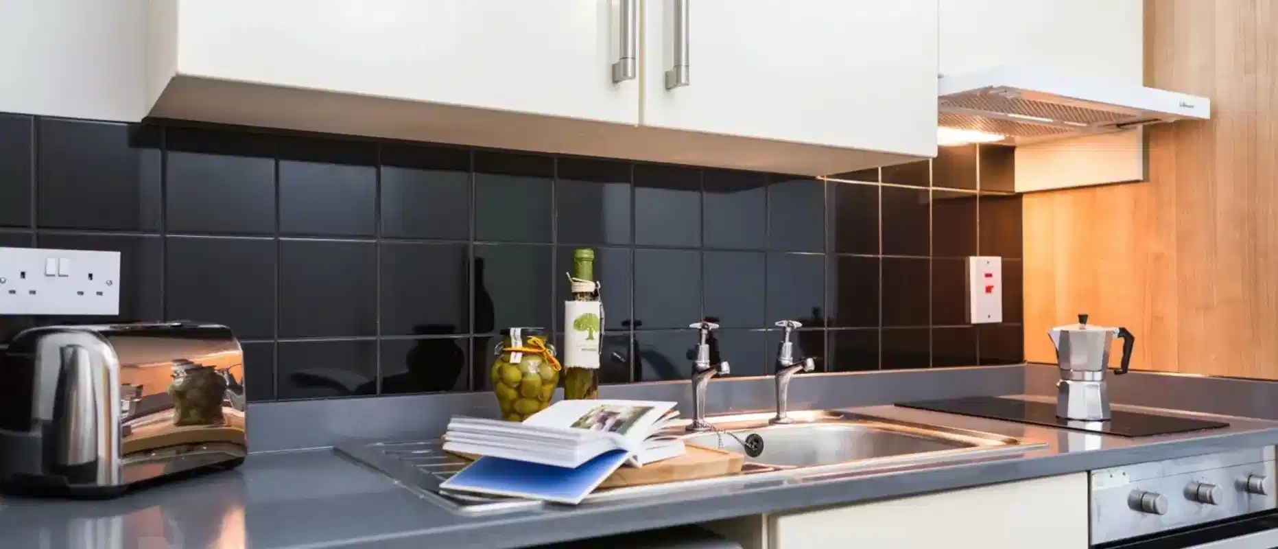 Silver Studio Private Upper Level - Kitchen