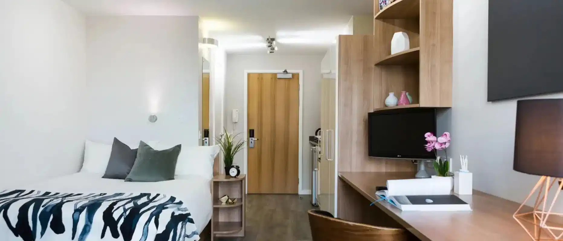 Silver Studio Private Upper Level - Bedroom