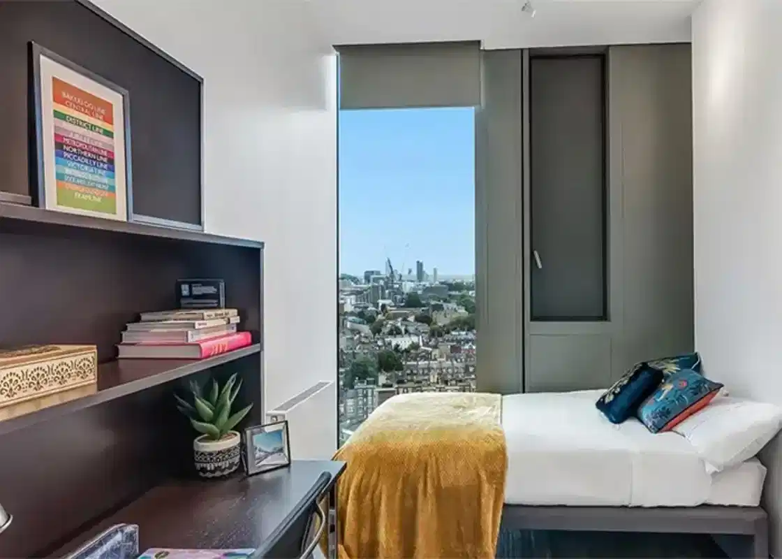 Bronze Ensuite Landmark View Upper Level - Bedroom