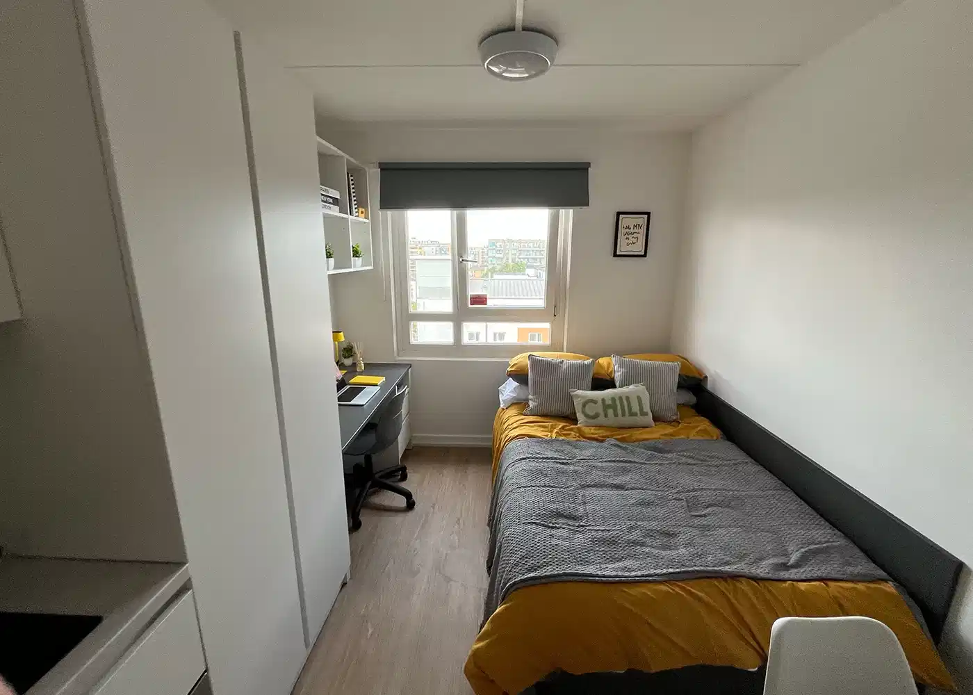 King Studio - Bedroom