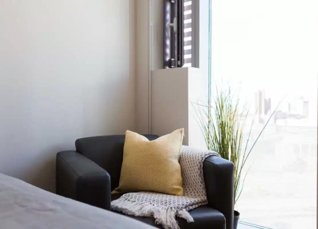 Silver Studio Courtyard View Upper Level - Amenities