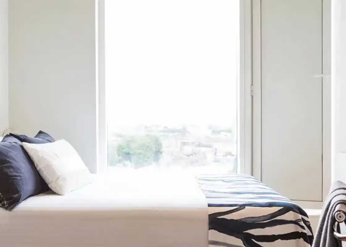 2 Bed Shared Apartment Lower Level - Bedroom