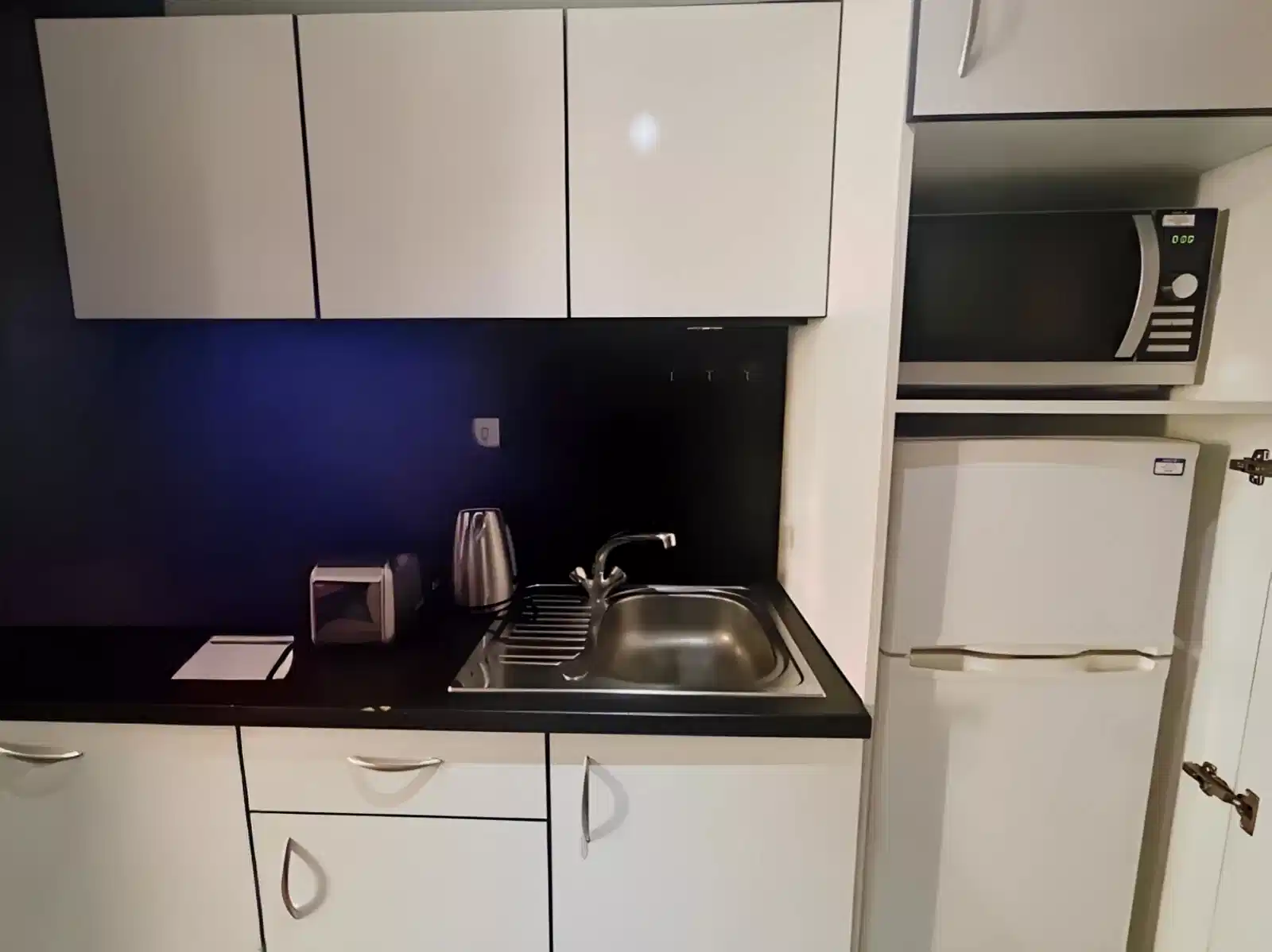 Bronze Studio Plus - Kitchen