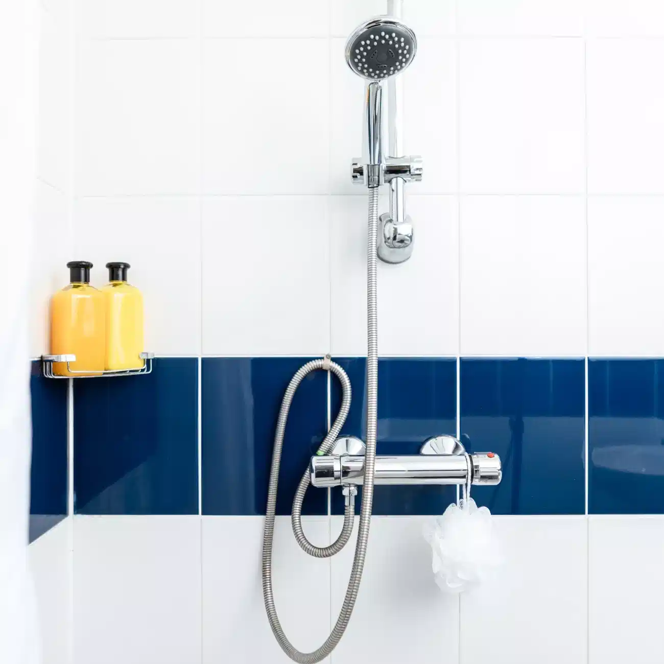 Bronze Studio - Bathroom