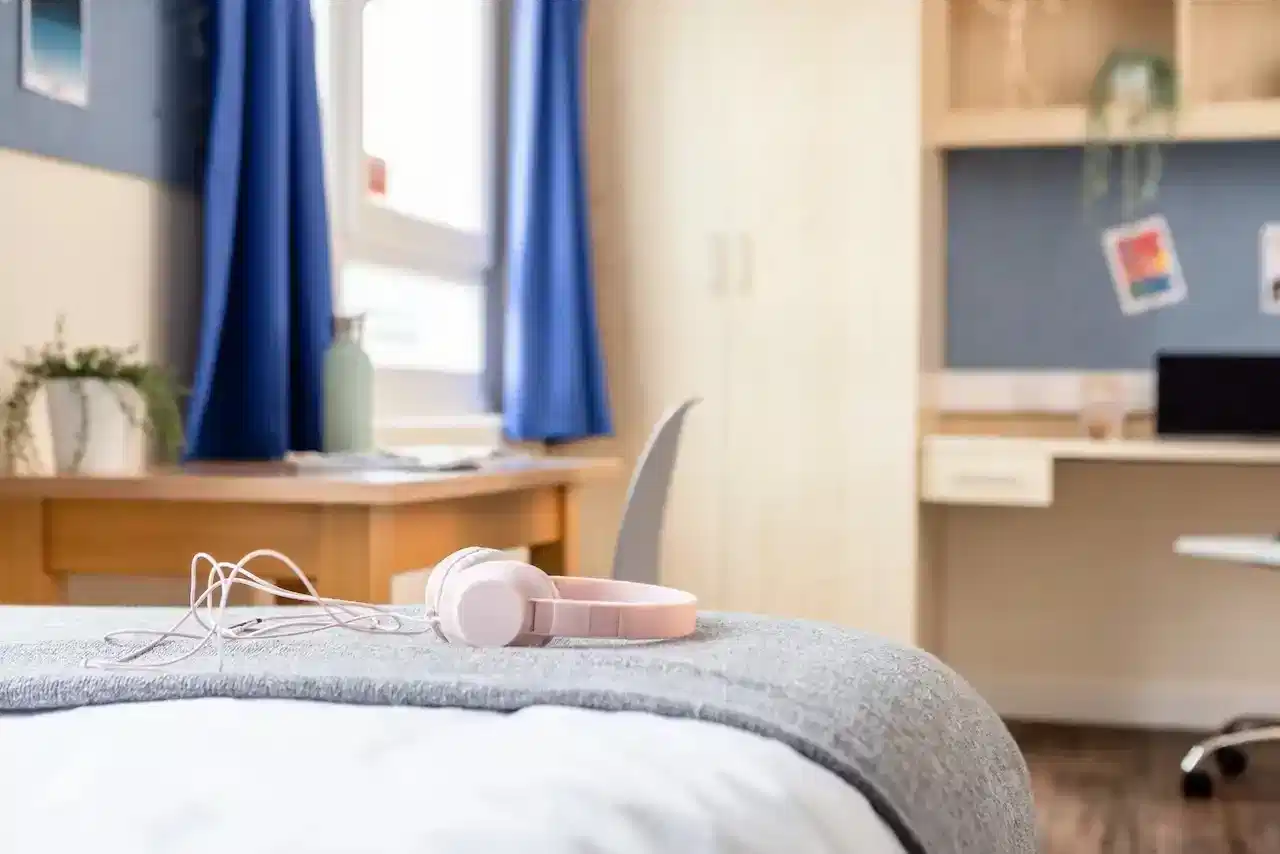 Gold Studio - Bedroom