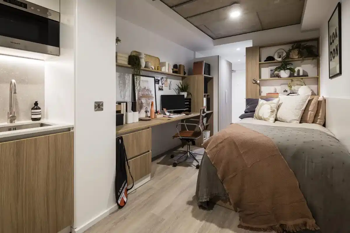 Silver Studio - Standard View | Mid Level - Bedroom