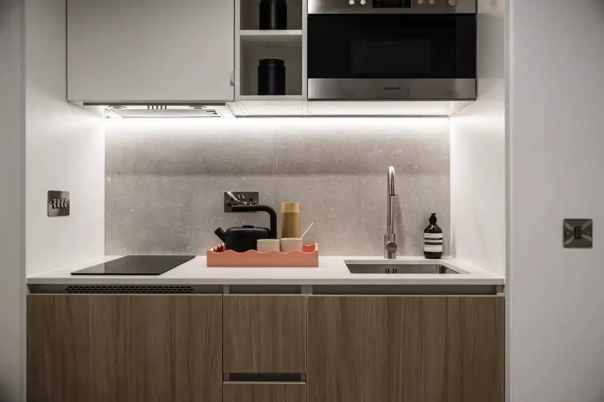 Silver Studio - Standard View | Mid Level - Kitchen