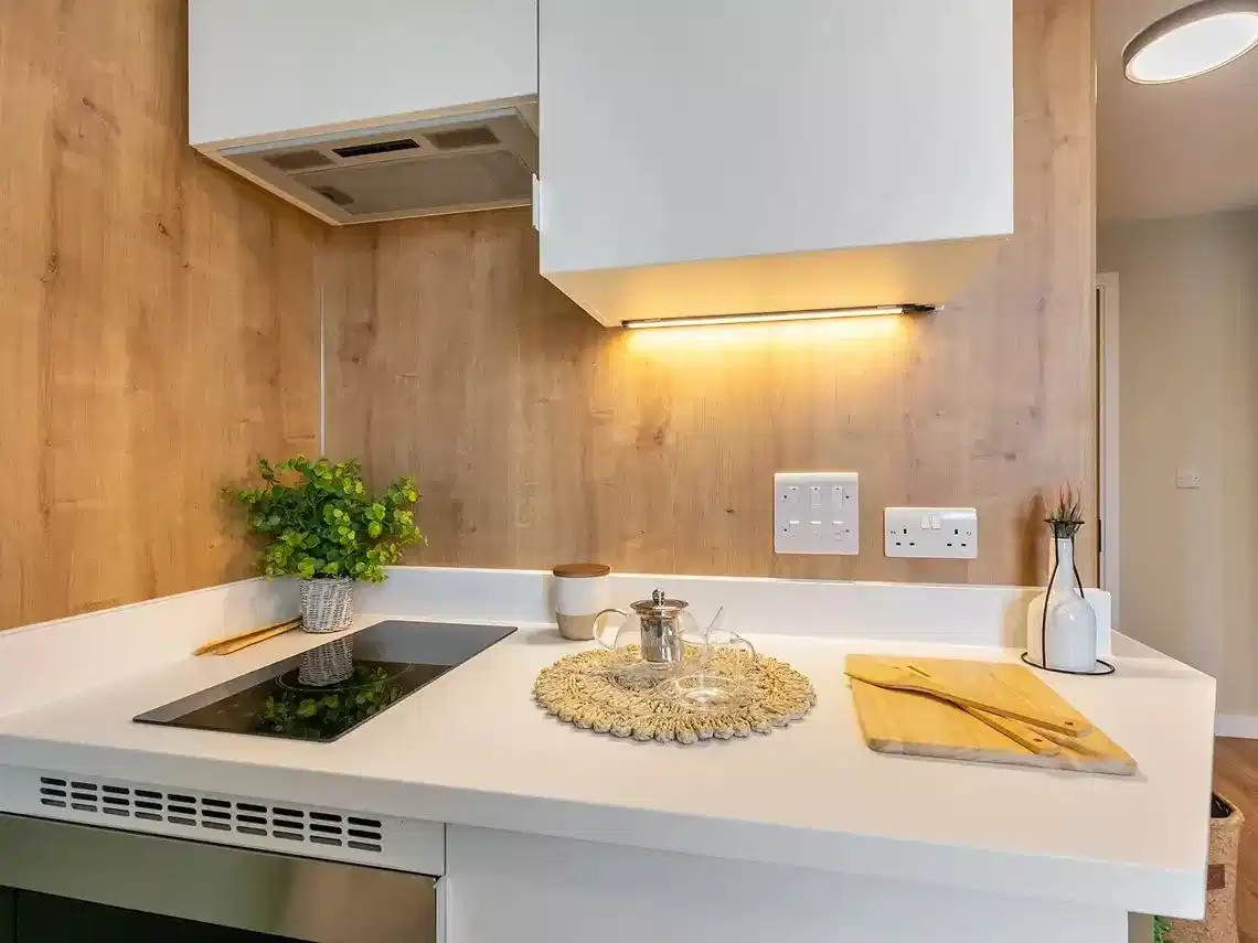 Large Studio - Kitchen